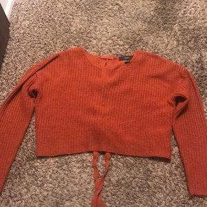 Women’s size large crop top with sleeves